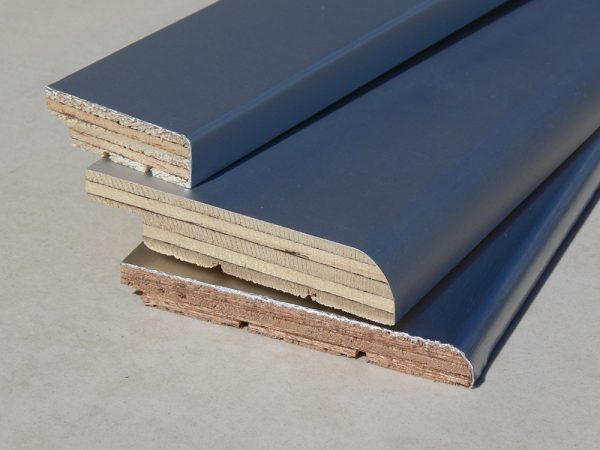 Zoccolini rivestiti in laminato di alluminio